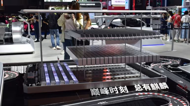 Người Hàn lại sắp 'thua trắng' ở một lĩnh vực quan trọng, Trung Quốc vươn lên kiểm soát 70% thị phần toàn cầu - Ảnh 2.