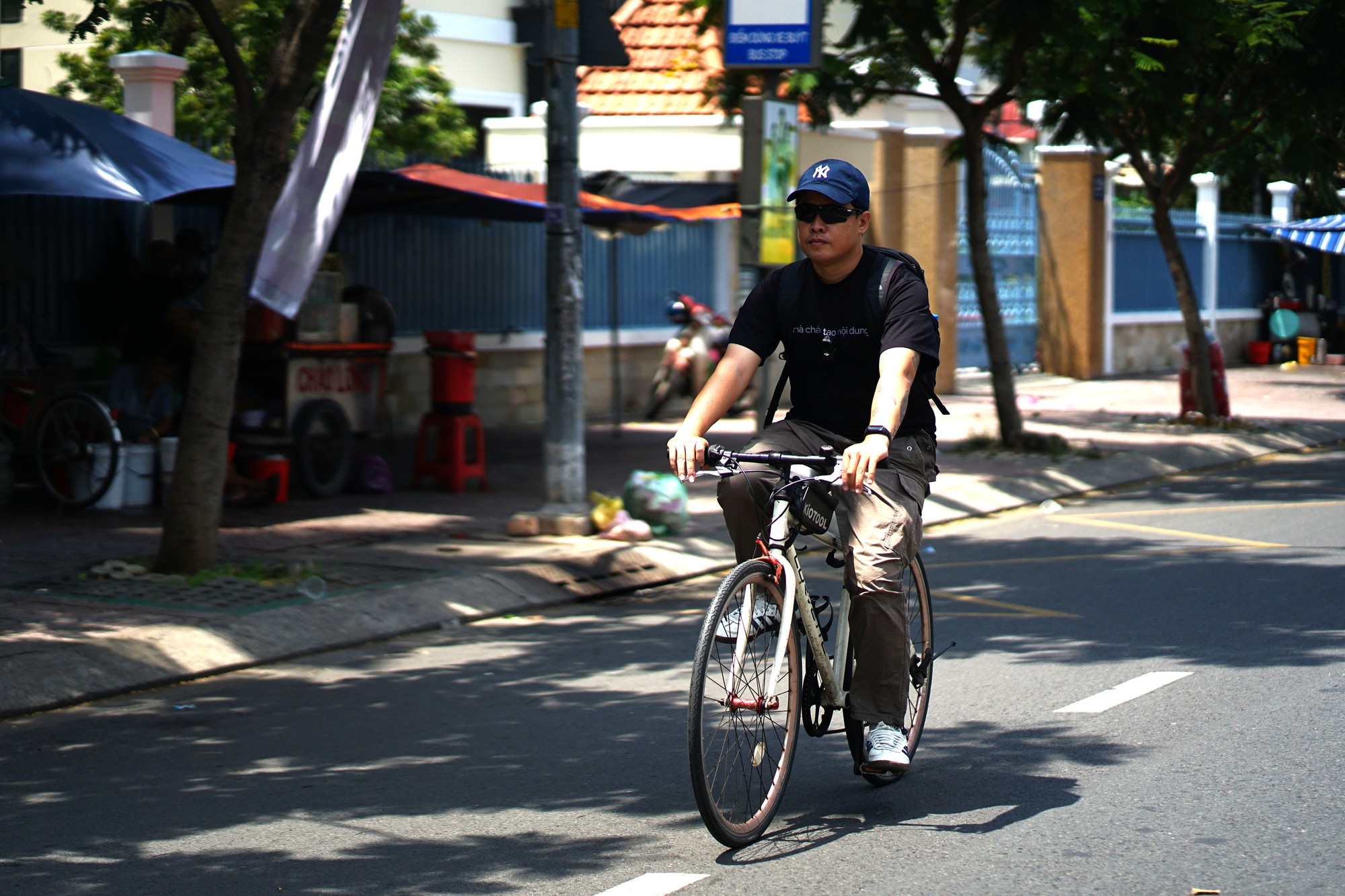 Xăng biến động, chàng trai văn phòng đạp xe 24km/ngày đi làm: Không chỉ tiết kiệm mà còn “lột xác” body sau 10 ngày- Ảnh 2.