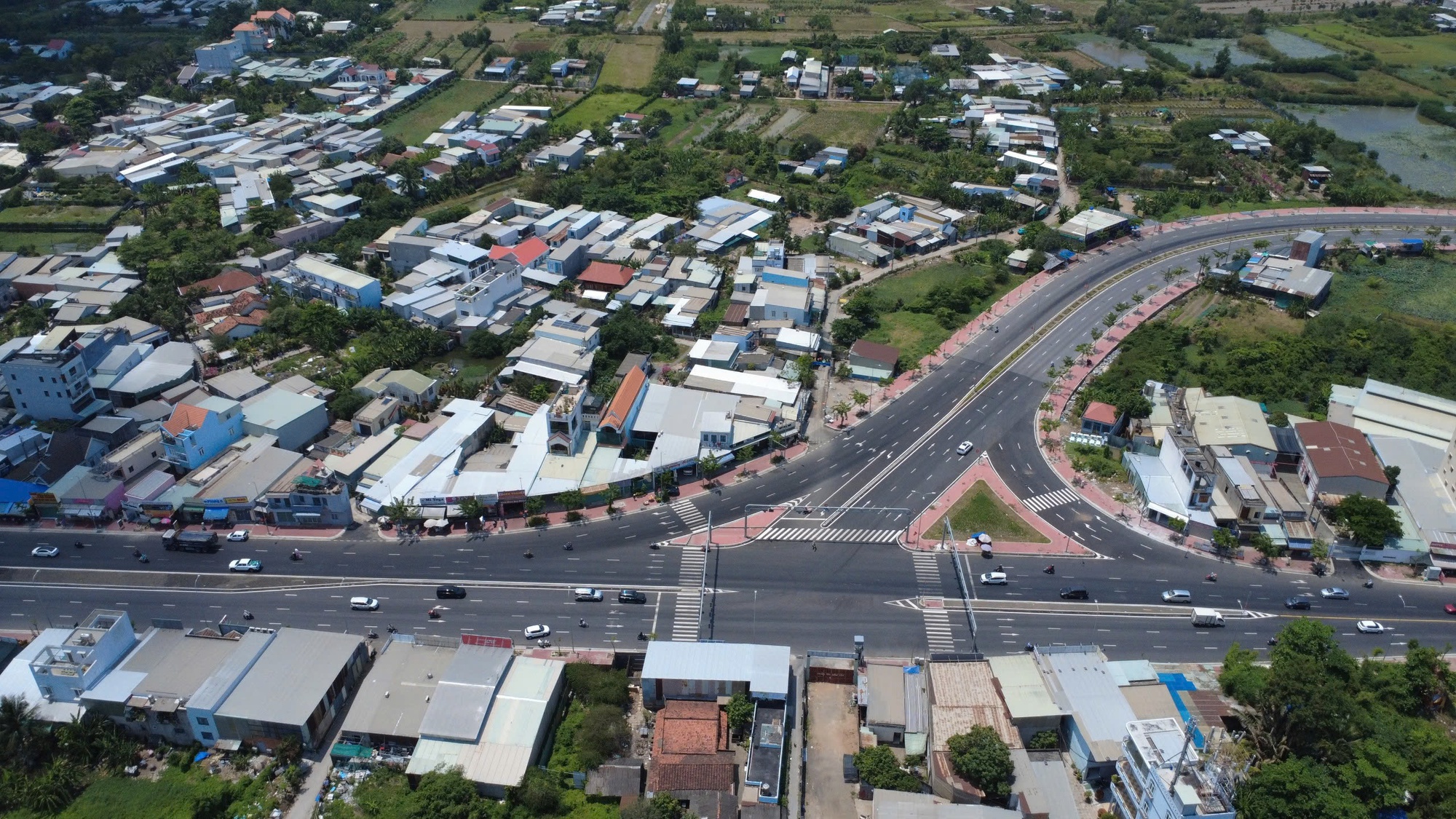 Thông xe tạm cầu Ông Thìn thúc đẩy mở rộng Quốc lộ 50 năm 2026 - Ảnh 3.