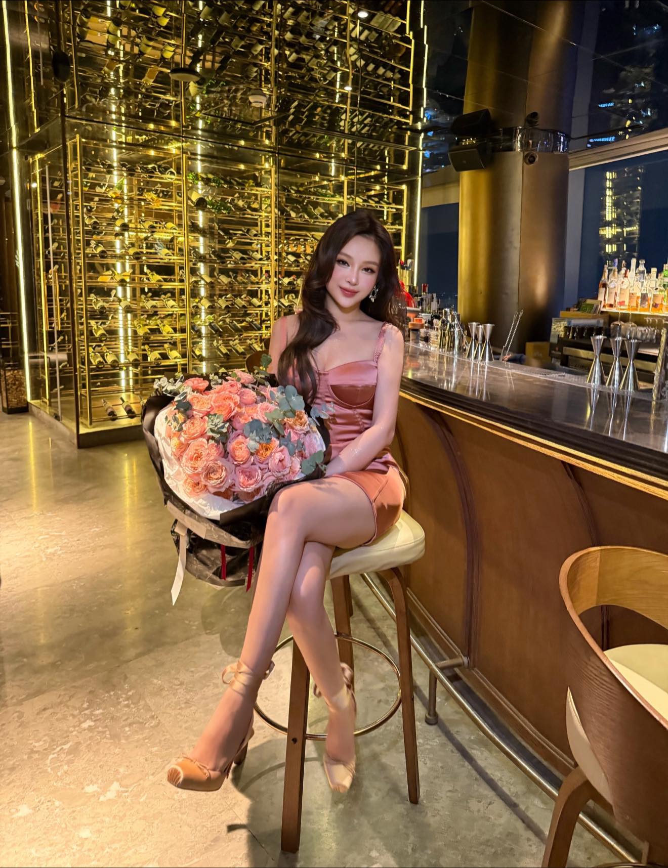 Mỹ nhân U40 vẫn đẹp như đôi mươi, khiến đại gia si mê suốt 13 năm, tặng biệt thự 100 tỷ - Ảnh 5.