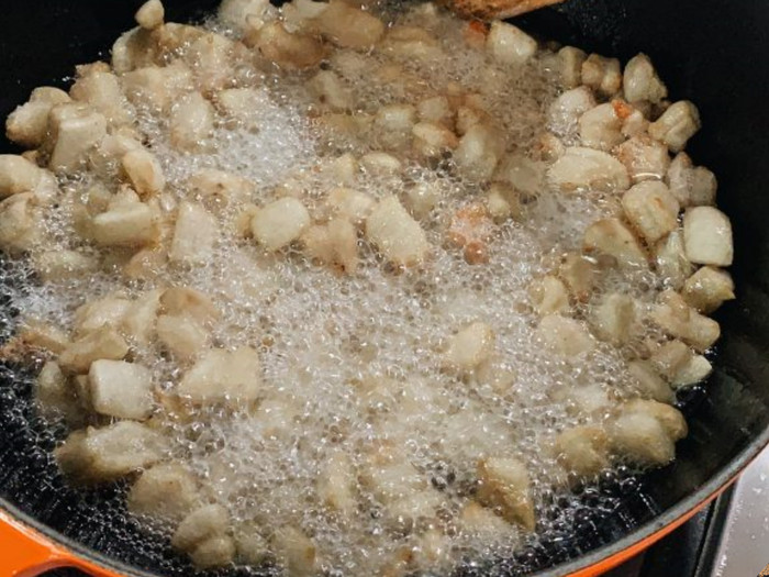 Người phụ nữ 57 tuổi dùng mỡ lợn nấu ăn suốt 3 năm, đi khám sức khoẻ bác sĩ ngạc nhiên hỏi: "Chị đã làm gì?"- Ảnh 3.