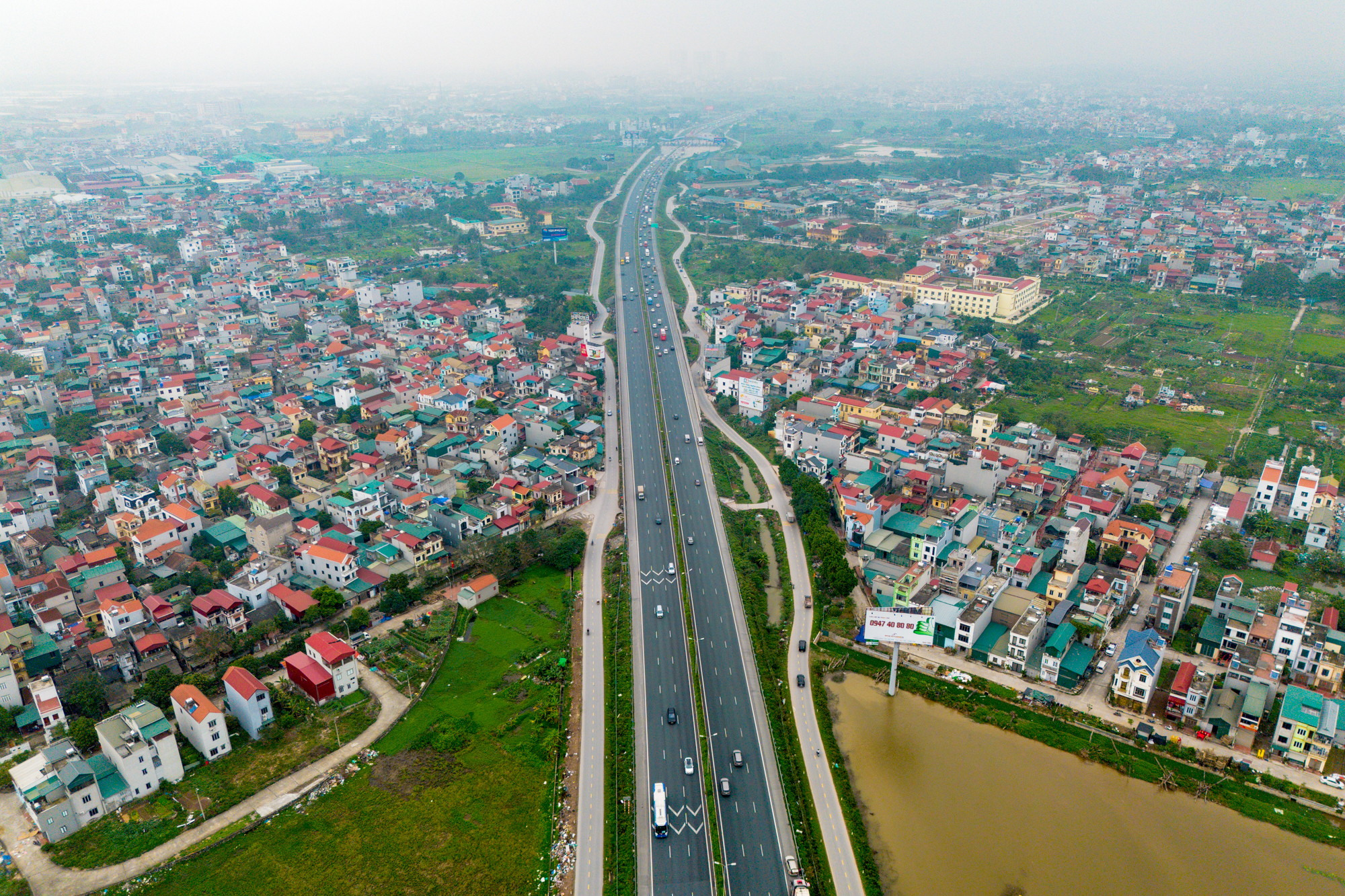 Toàn cảnh tuyến đường tốc độ cao đầu tiên của Việt Nam sắp được đầu tư 22.000 tỷ, kết nối Hà Nội với đại đô thị lớn nhất của Vinhomes - Ảnh 8.