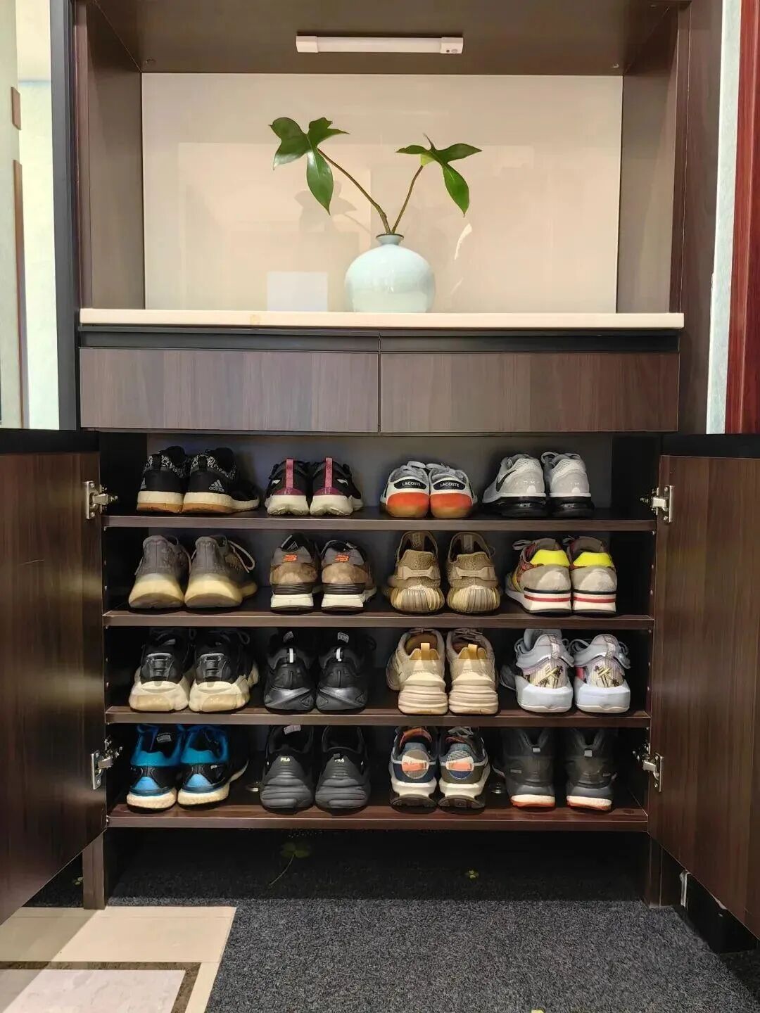 Mẹ tôi giữ nhà luôn sạch dù không dọn nhiều: 15 thói quen nhỏ tưởng “khó chịu” nhưng giúp tiết kiệm cả thời gian lẫn tiền mỗi tháng - Ảnh 1.