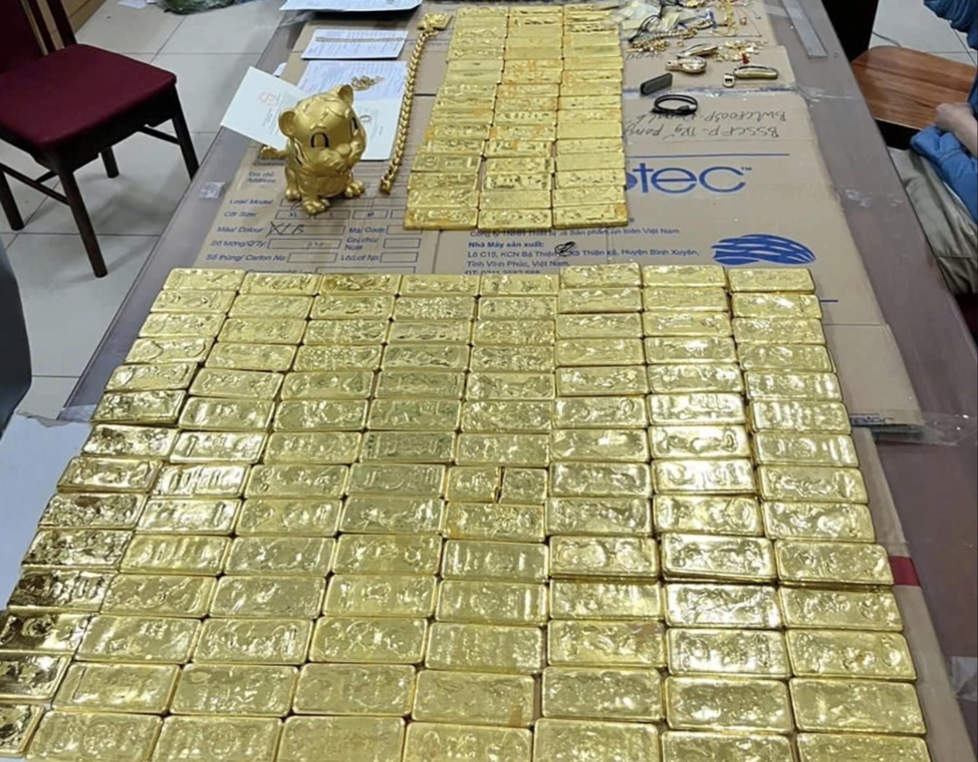 Tài sản khủng trong vụ án Mr Pips: Siêu xe , vàng và hàng triệu USD bị thu giữ - Ảnh 2.