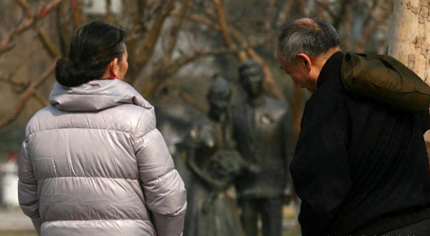 57 tuổi sống chung với bạn trai, mỗi tháng trả 3,5 triệu tiền sinh hoạt: Tôi nhận ra mình đang “trả tiền để làm giúp việc”- Ảnh 1.