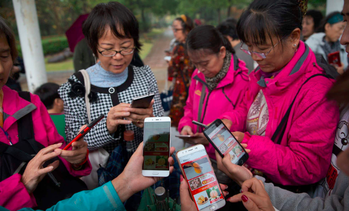 Mất việc ở tuổi trung niên: Không có kỹ năng vẫn kiếm được hơn 20 triệu/tháng nhờ 3 công việc này - Ảnh 2.