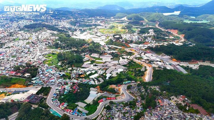 Cận cảnh đường vành đai 870 tỷ đồng, băng qua rừng thông xanh mát của Đà Lạt- Ảnh 2.