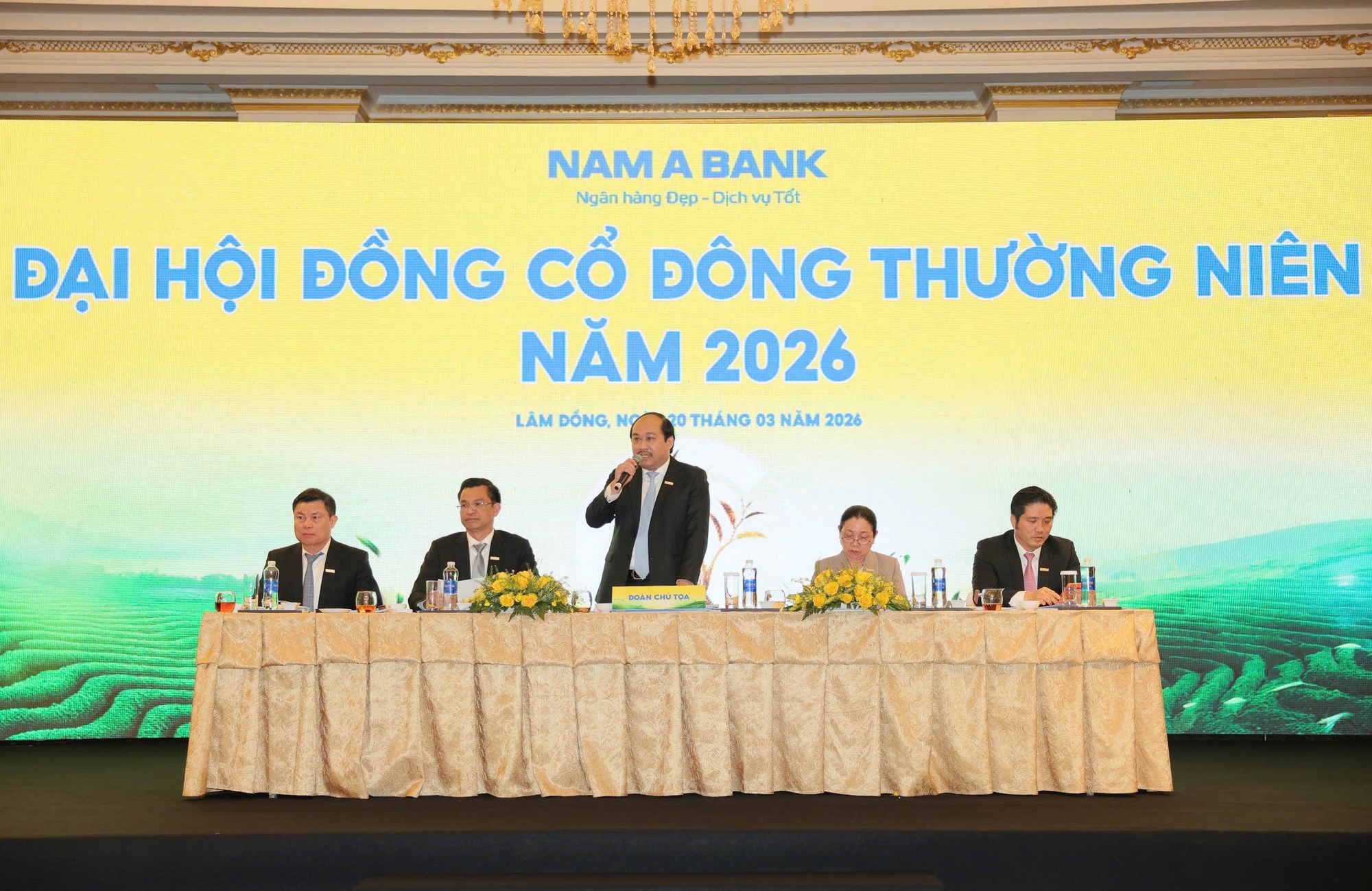 ĐHCĐ Nam A Bank 2026: Bầu HĐQT và BKS nhiệm kỳ mới; chốt phương án thành lập ngân hàng thành viên 100% vốn trong nước, hoạt động trong khuôn khổ VIFC - Ảnh 1.