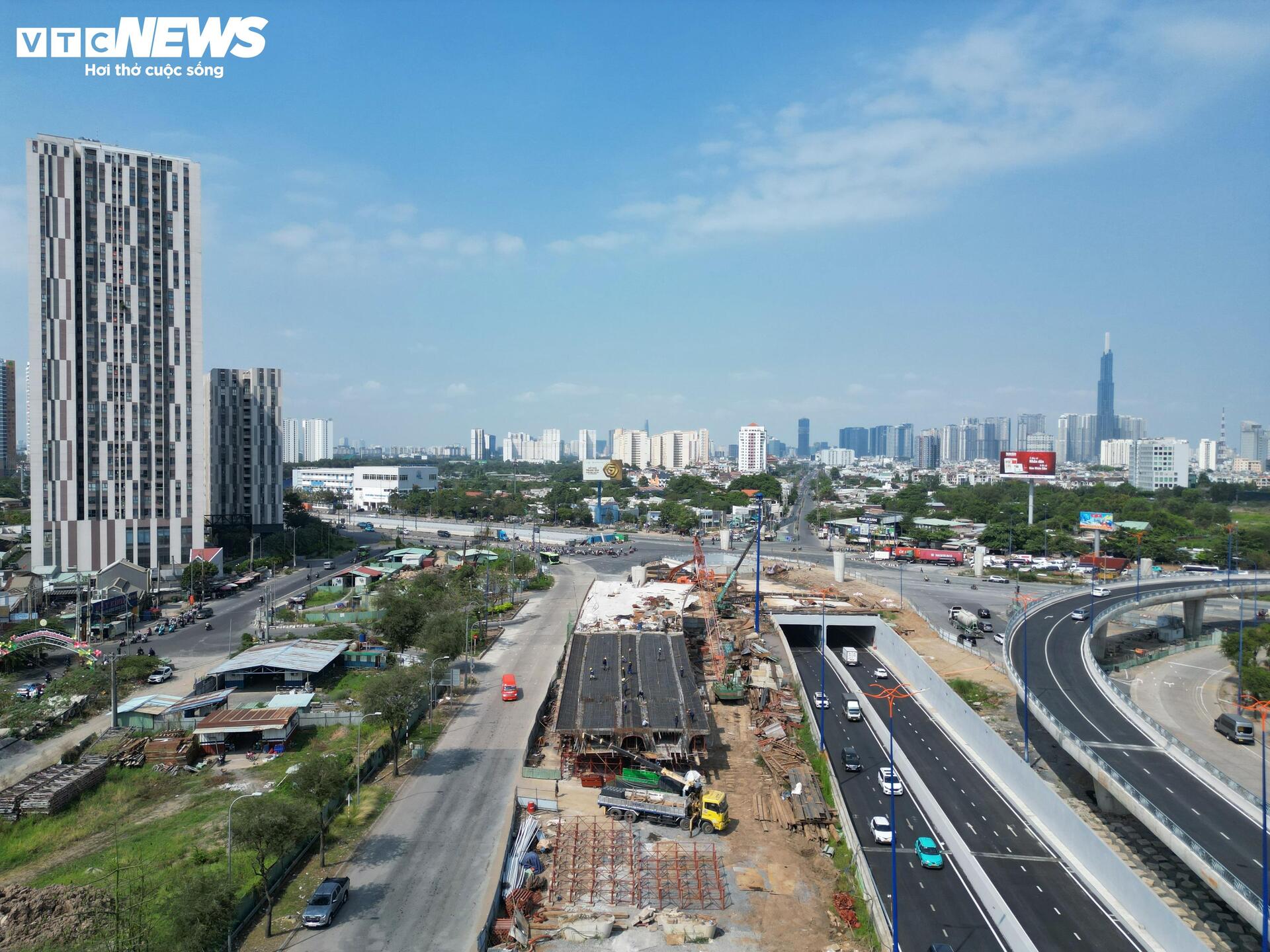 Cận cảnh dự án nút giao hiện đại bậc nhất TP.HCM sau nhiều lần chậm tiến độ- Ảnh 12.
