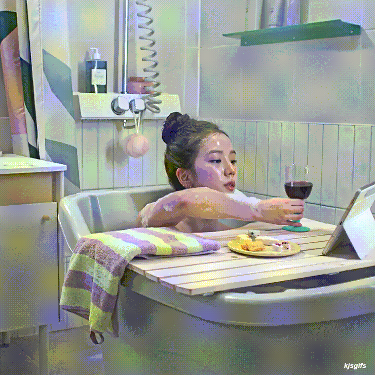 "Phú bà" Jisoo xách túi 270.000 VNĐ khiến cả làng choáng váng- Ảnh 6.