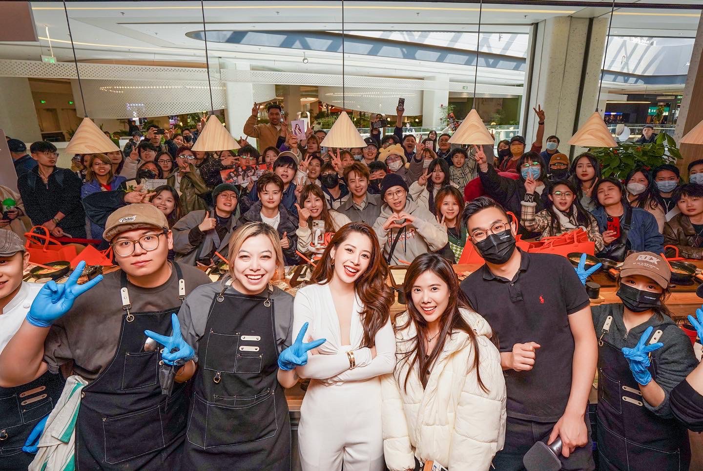 Chi Pu nhượng lại nhà hàng phở Việt ở Thượng Hải - Ảnh 2.