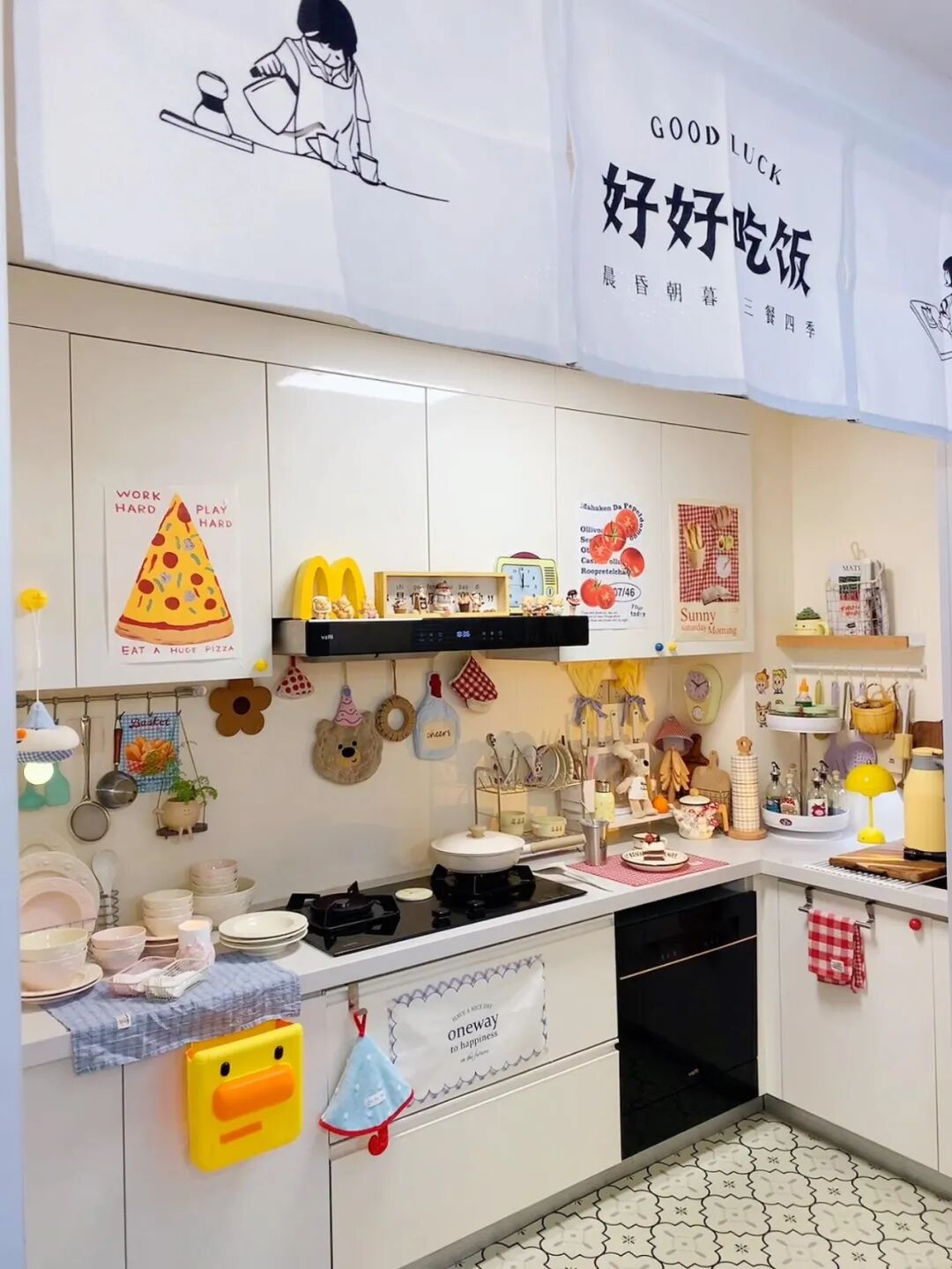 Chuyển về nhà mới 2 tháng, tôi mới hiểu: Có một kiểu mệt mỏi gọi là “nấu ăn tùy tiện trong bếp” và 6 thiết kế đẹp nhưng bất tiện này là nguyên nhân- Ảnh 8.