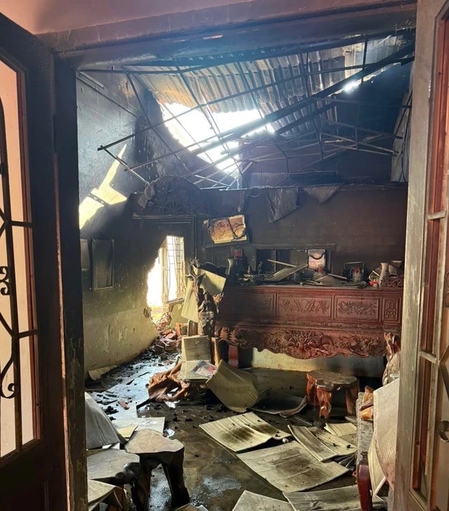 Hiện trường vụ cháy khiến chị em ruột 5 tuổi và 7 tuổi tử vong, bố mẹ đi làm xa, ở cùng bà nội- Ảnh 3.
