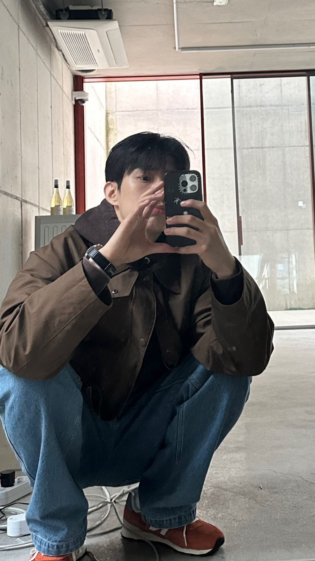 Căn nhà 33m2 của chàng trai sống một mình gây sốt: Phòng ngủ chỉ 3m2 nằm ngay trong phòng khách!- Ảnh 1.