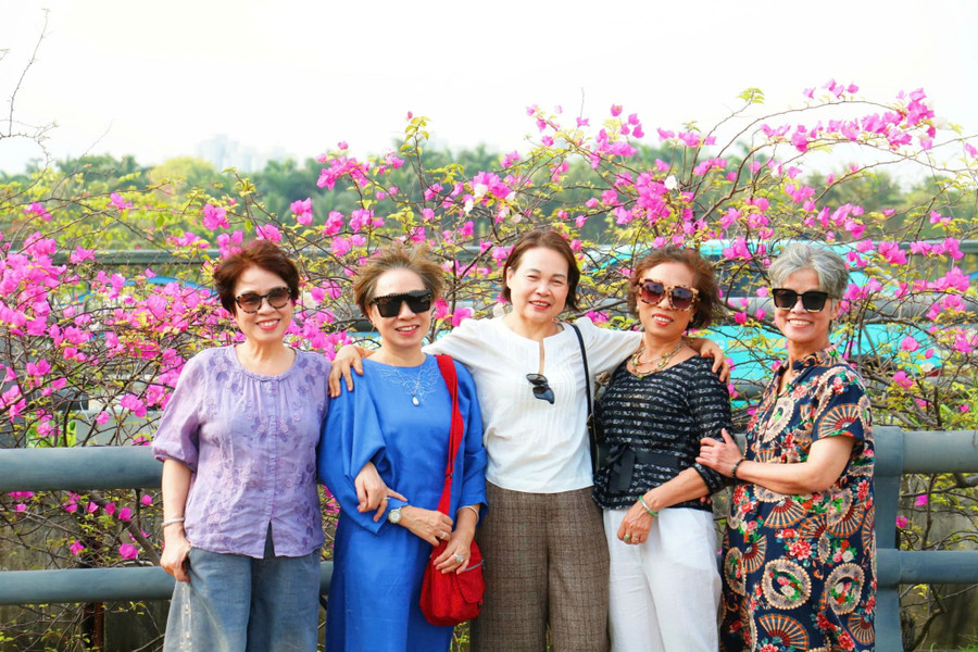 Những 'ốc đảo hoa' níu chân nhiều người- Ảnh 5.