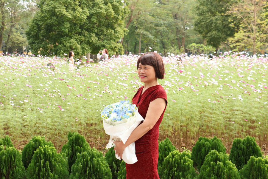 Những 'ốc đảo hoa' níu chân nhiều người- Ảnh 13.