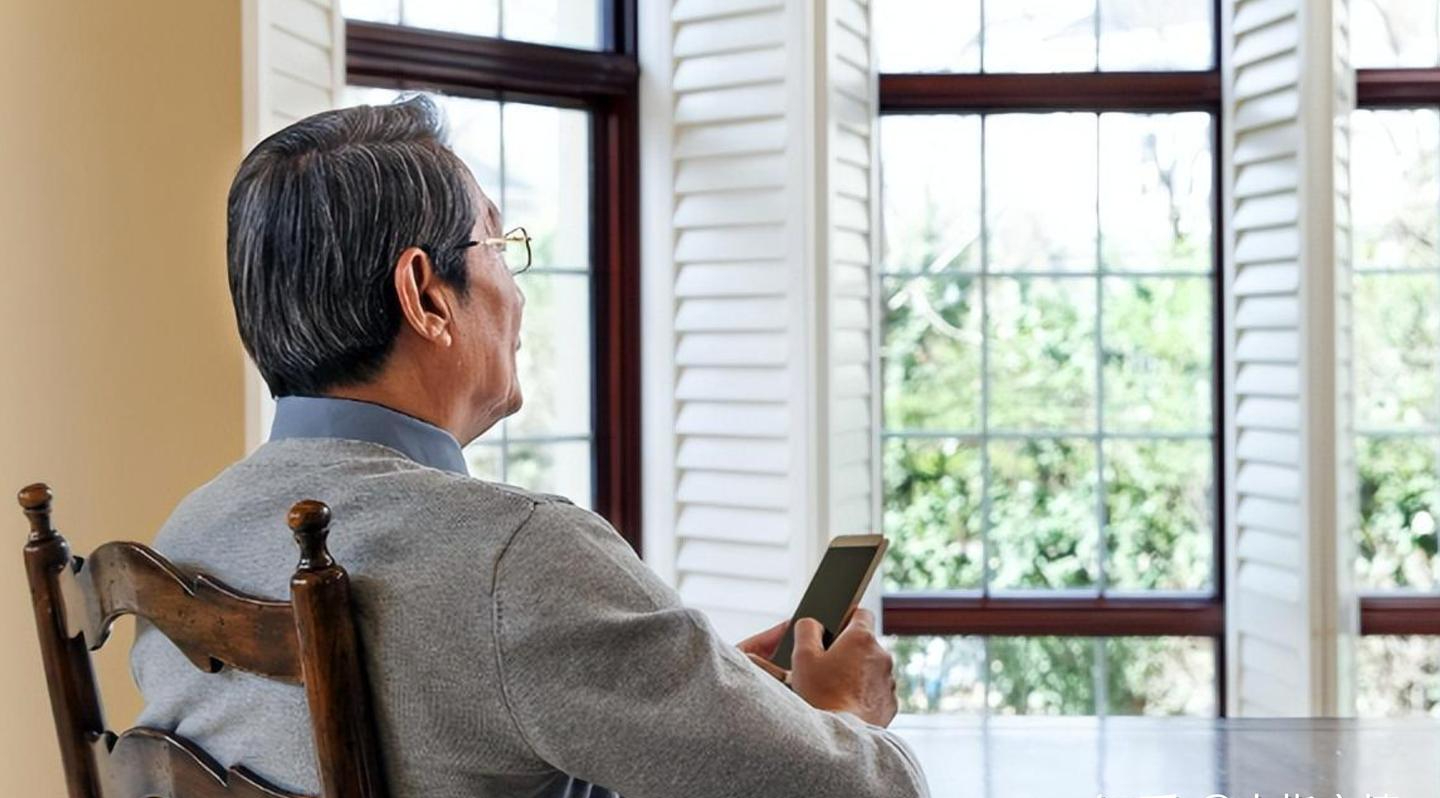 Tôi về quê nghỉ hưu ở tuổi 60: Chi hơn 300 triệu sửa nhà, mua xe điện, rồi nhận ra bài học tài chính lớn nhất không nằm ở tiền- Ảnh 2.