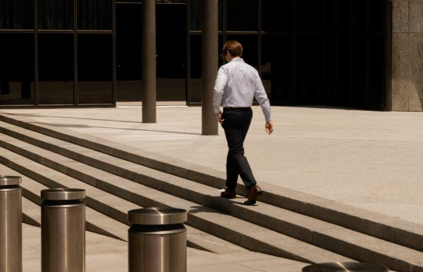 Tập đoàn sa thải 60.000 nhân sự, lợi nhuận giảm 67% vẫn tuyên bố sẽ thu 100 tỷ USD nhờ “canh bạc mới”- Ảnh 1.