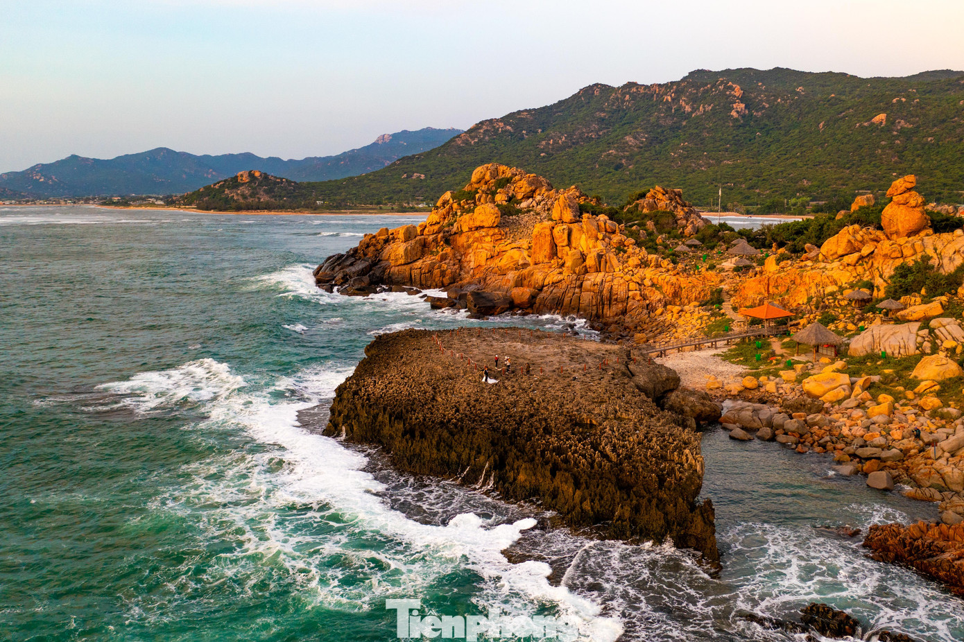 Nơi được ví như 'sao hỏa ven bờ' ở Khánh Hòa có gì mà nhiều người mộng mị?- Ảnh 12.