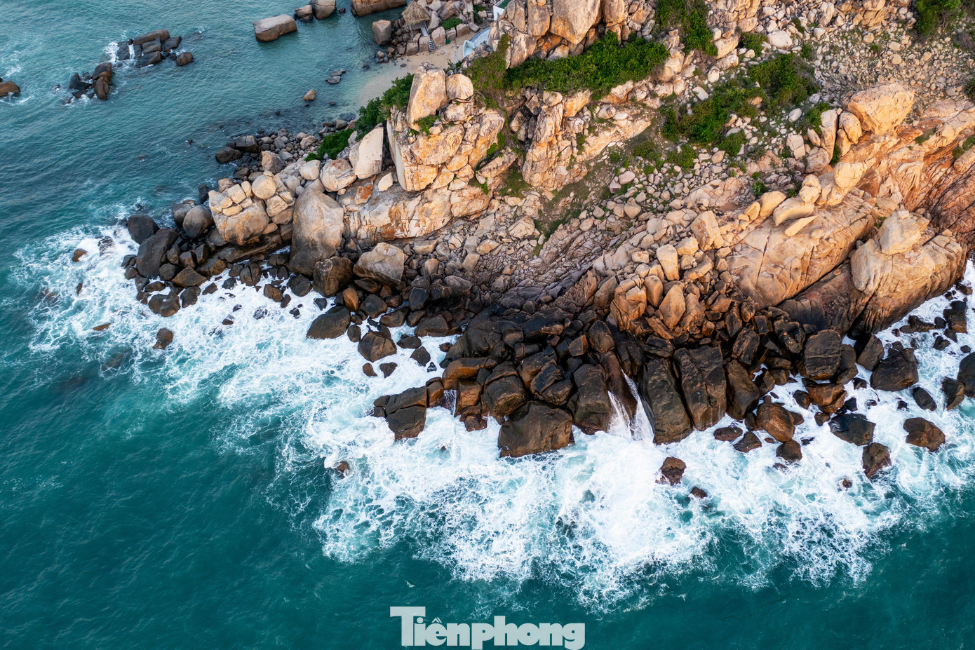 Nơi được ví như 'sao hỏa ven bờ' ở Khánh Hòa có gì mà nhiều người mộng mị?- Ảnh 6.