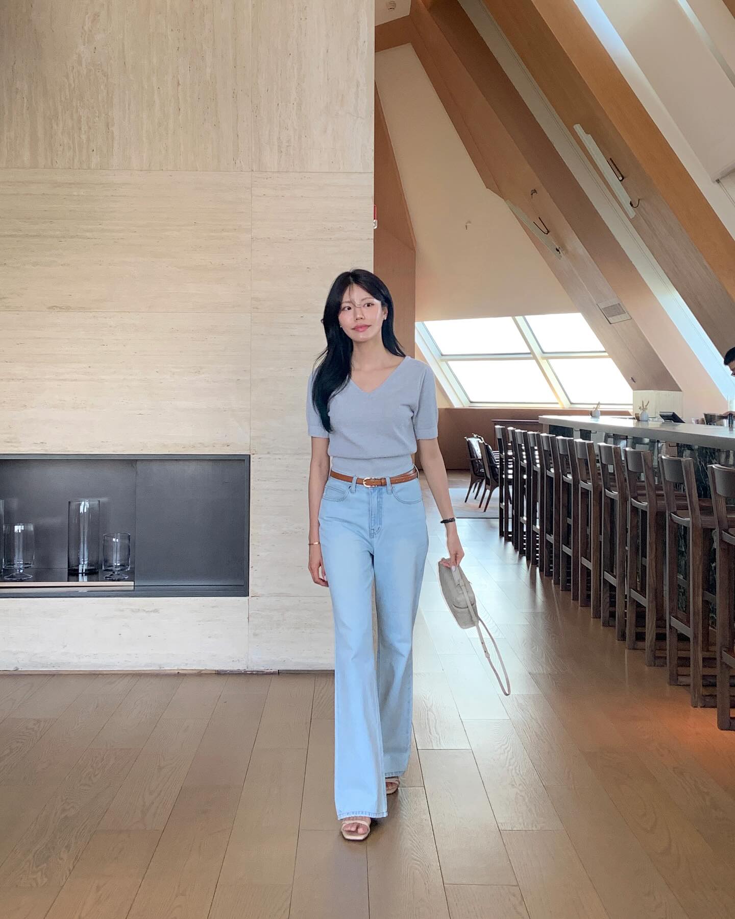 Quần jeans ống rộng - cách phối đồ sành điệu cho mùa hè 2026 - Ảnh 1.