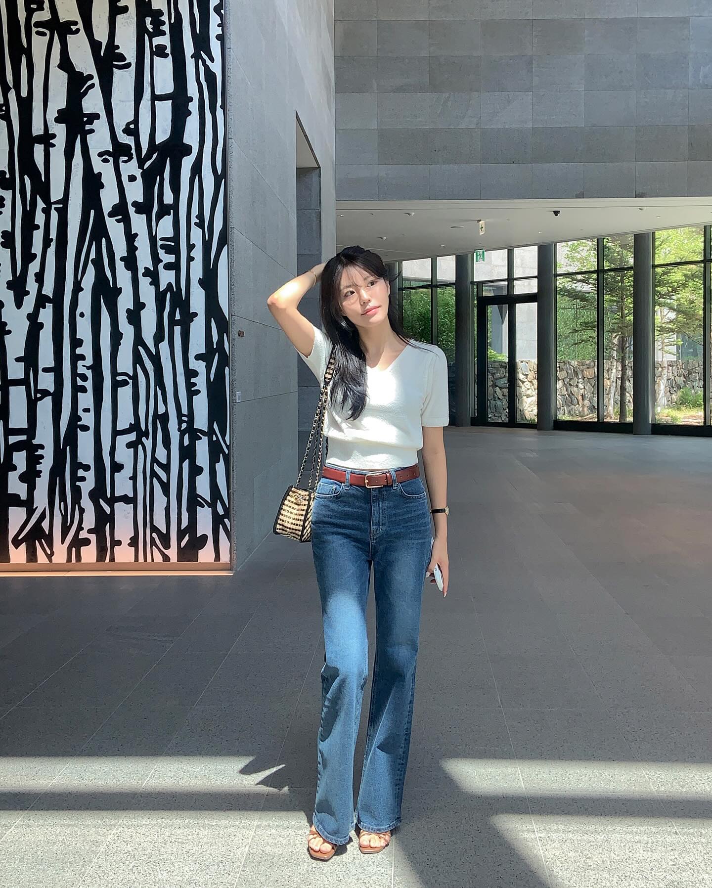 Quần jeans ống rộng - cách phối đồ sành điệu cho mùa hè 2026 - Ảnh 2.