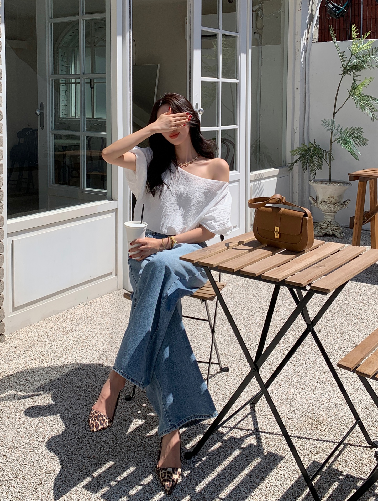 Quần jeans ống rộng - cách phối đồ sành điệu cho mùa hè 2026 - Ảnh 9.