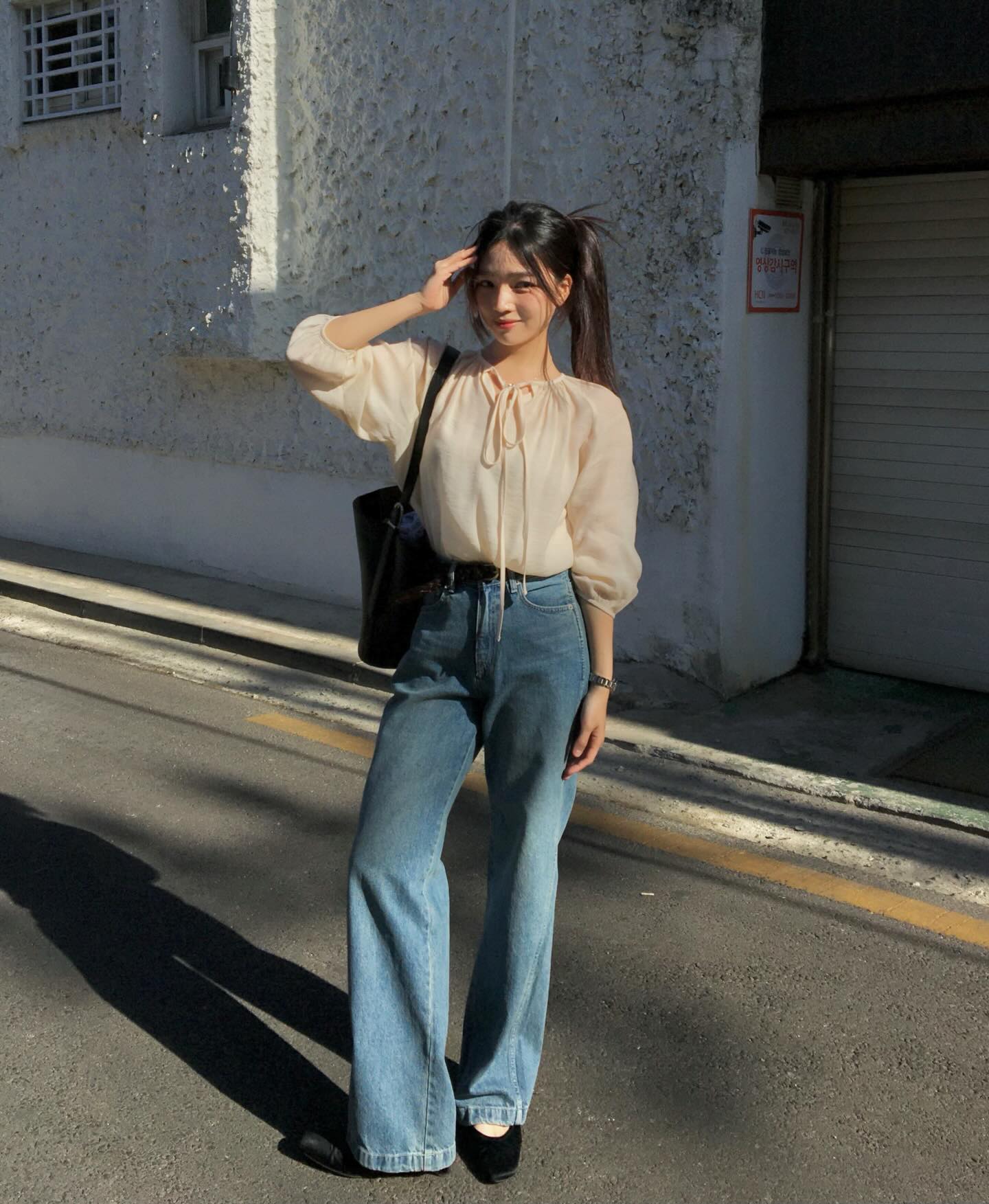 Quần jeans ống rộng - cách phối đồ sành điệu cho mùa hè 2026 - Ảnh 11.