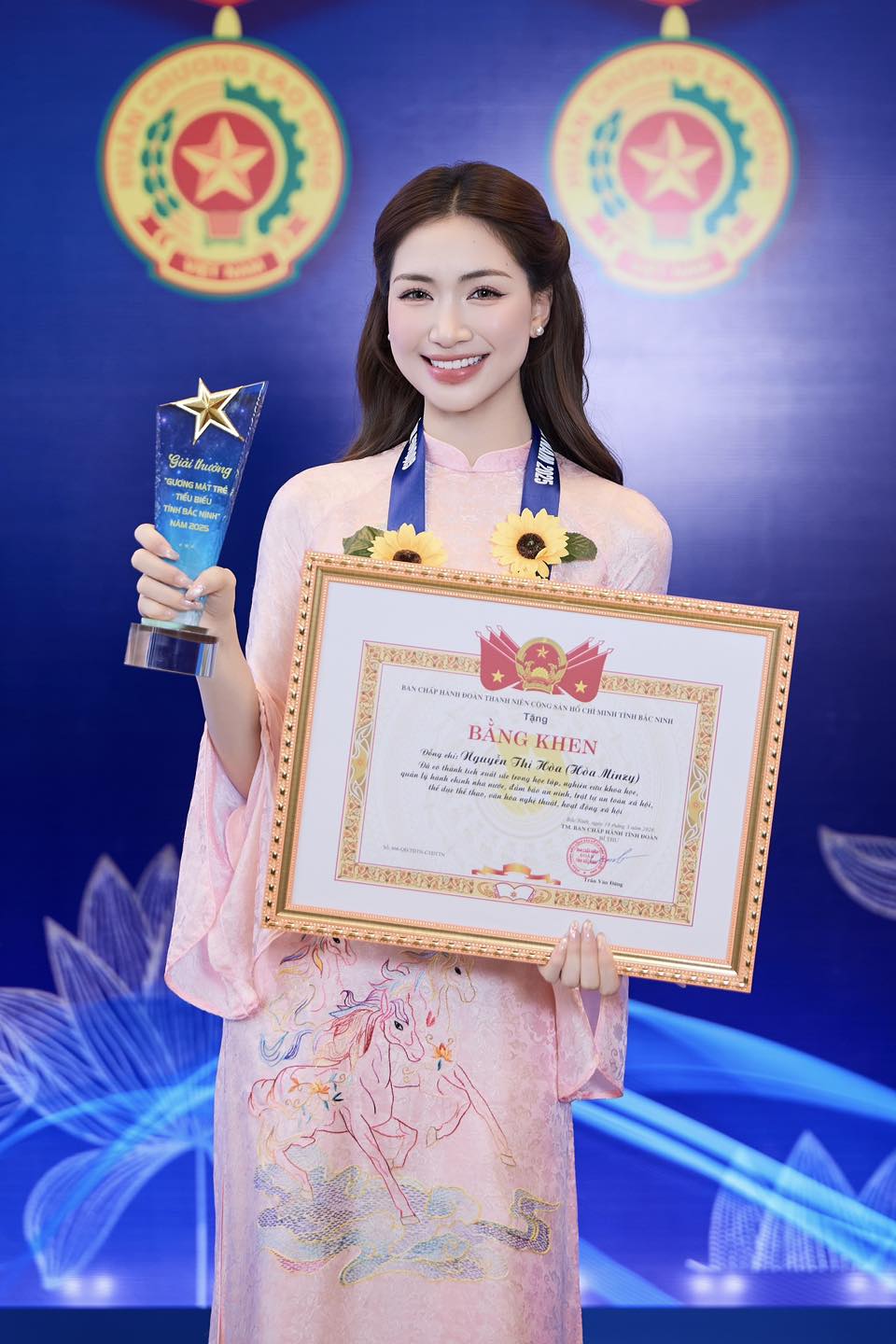 Hoà Minzy công bố tin vui, còn gọi tên Đại uý Thăng Văn Cương để nói 1 câu- Ảnh 4.