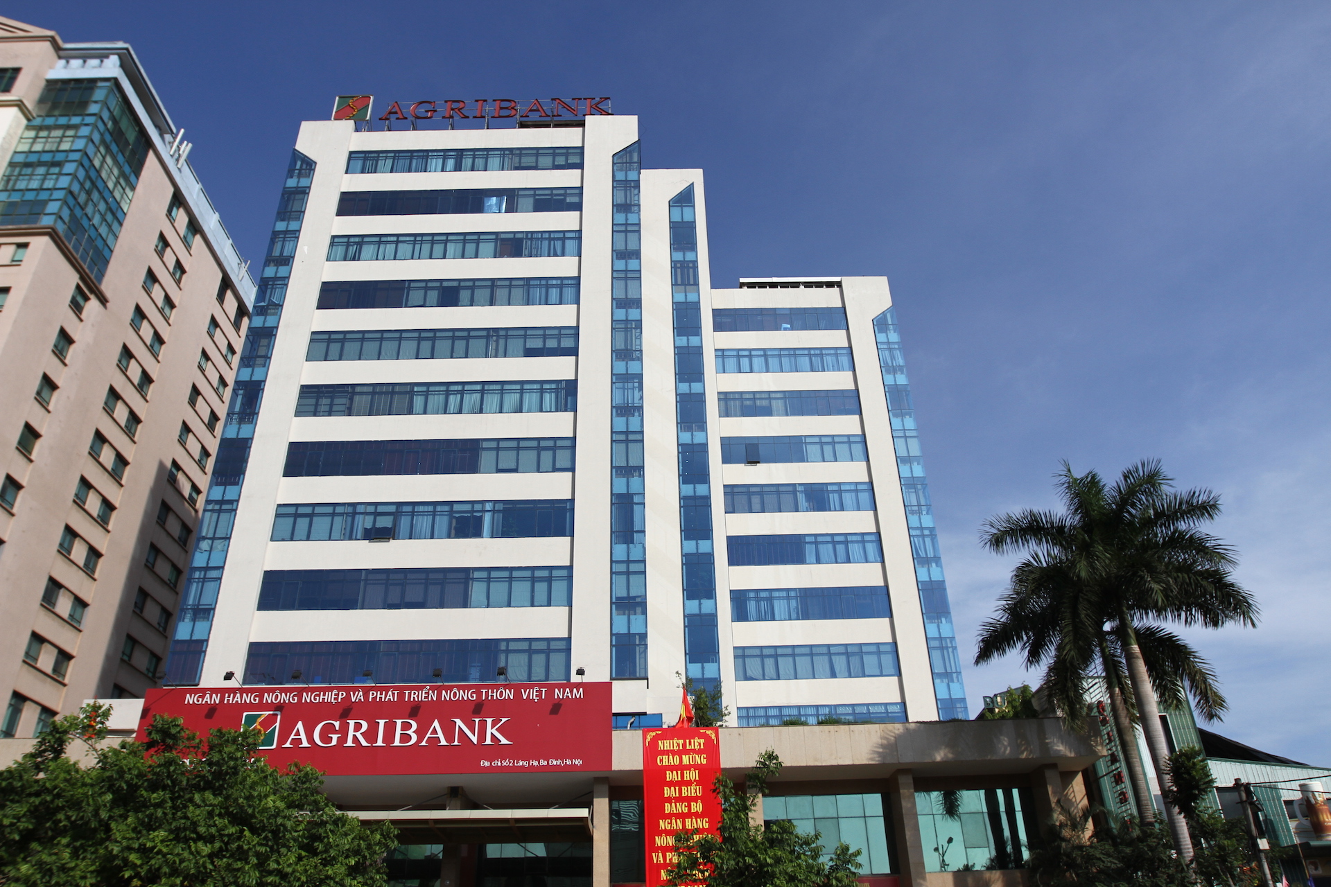 Agribank tuyển cùng lúc 8 vị trí lãnh đạo tại Hội sở - Ảnh 1.