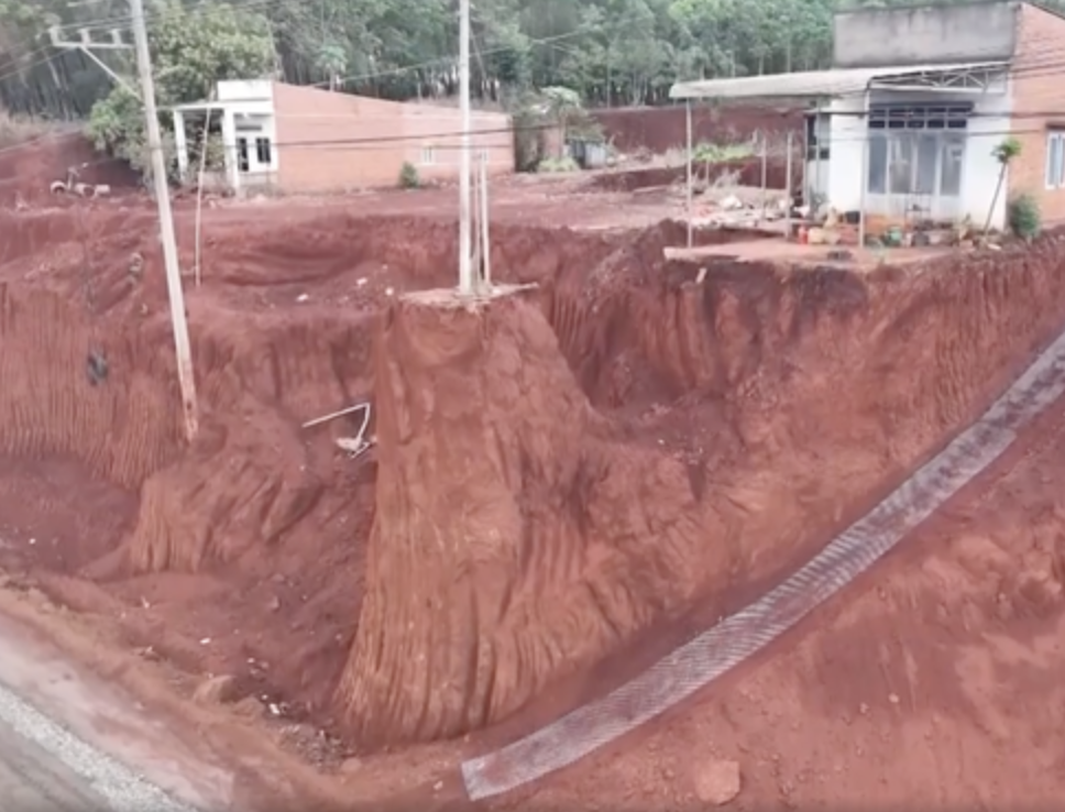 Dự án mở đường 'treo' nhà dân ở Đồng Nai: Thi công khi chưa hoàn tất thủ tục thu hồi đất- Ảnh 2.