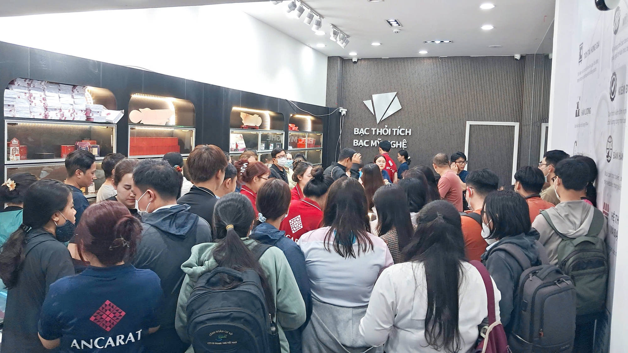 Dự báo giá bạc 2026: Nhà đầu tư mất ngủ vì biến động lớn - Ảnh 2.