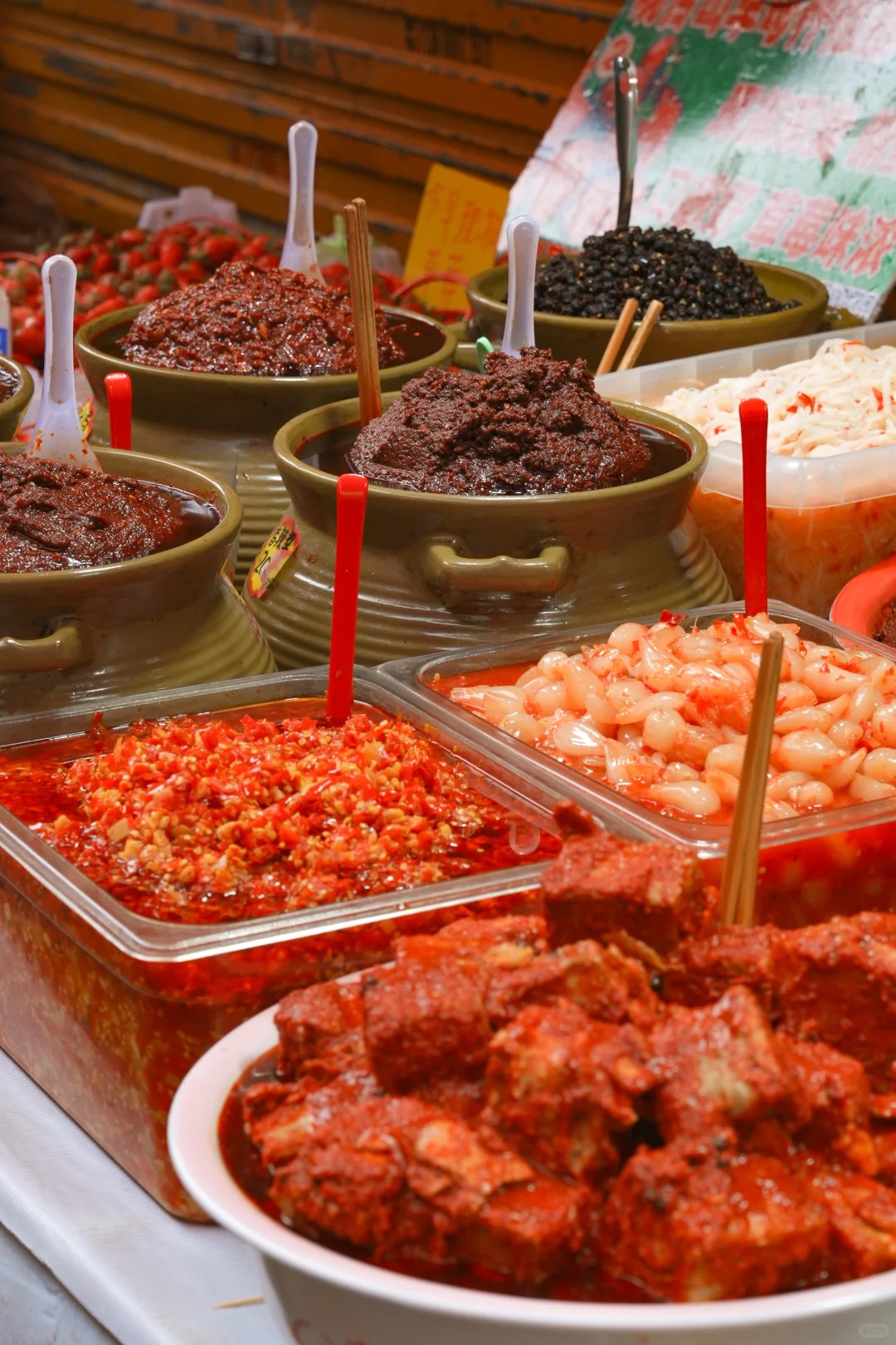 Đi chợ nông sản đâu chỉ mua rau, ấy là cuộc "đổi chác" lấy sinh khí mộc mạc, đủ sức chữa lành vạn bộn bề- Ảnh 14.