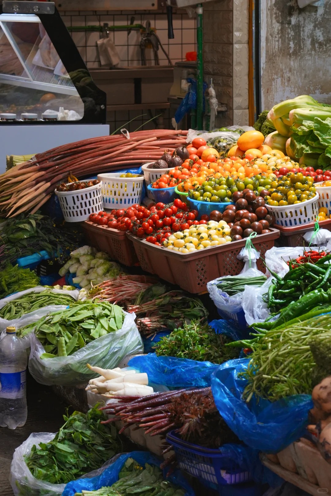 Đi chợ nông sản đâu chỉ mua rau, ấy là cuộc "đổi chác" lấy sinh khí mộc mạc, đủ sức chữa lành vạn bộn bề- Ảnh 9.