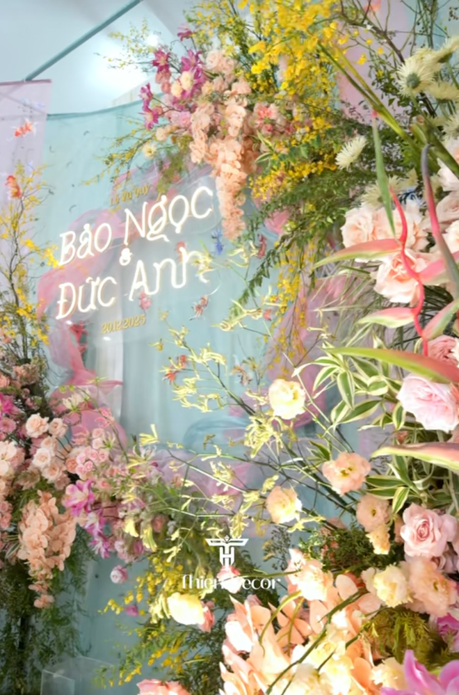 Đám cưới của cặp đôi Sóc Trăng đẹp khá tinh tế với tông pastel giữa dinh thự xa hoa, từng chi tiết đều được vẽ bằng tay- Ảnh 8.