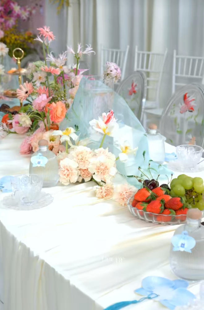 Đám cưới của cặp đôi Sóc Trăng đẹp khá tinh tế với tông pastel giữa dinh thự xa hoa, từng chi tiết đều được vẽ bằng tay- Ảnh 10.