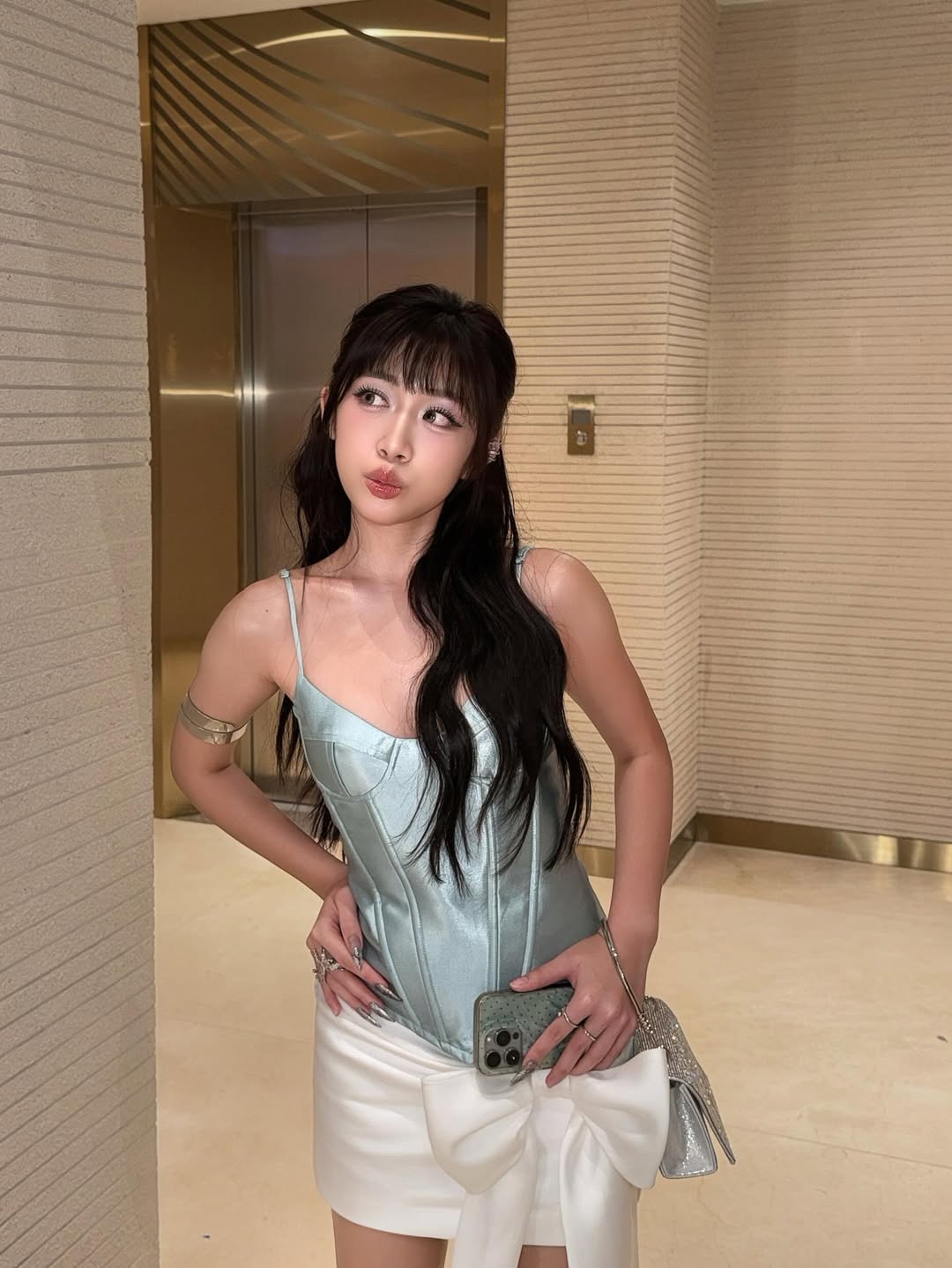 Mỹ nữ cao 1m49 nổi khắp TikTok vì sành điệu: Chưa bao giờ mặc xấu, chưa một lần chậm trend- Ảnh 3.