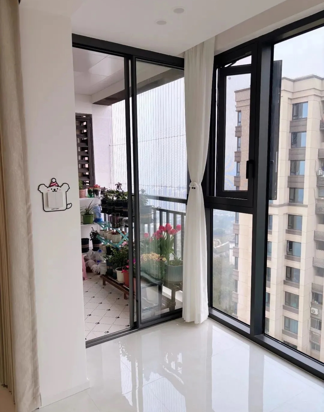 Cải tạo ban công 8m2 quá vi diệu, cái kết khiến hàng xóm cũng muốn "bắt chước"- Ảnh 4.