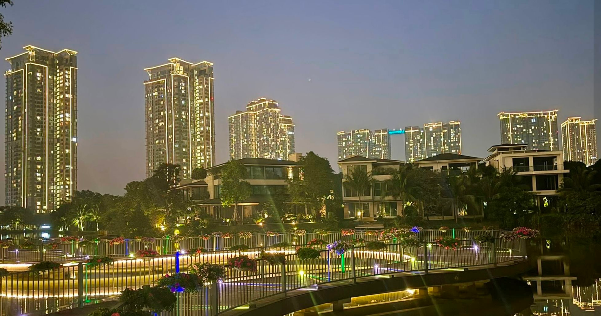 Thị trường nhà ở Hà Nội: Nguồn cung phục hồi, giá thiết lập mặt bằng cao- Ảnh 1.