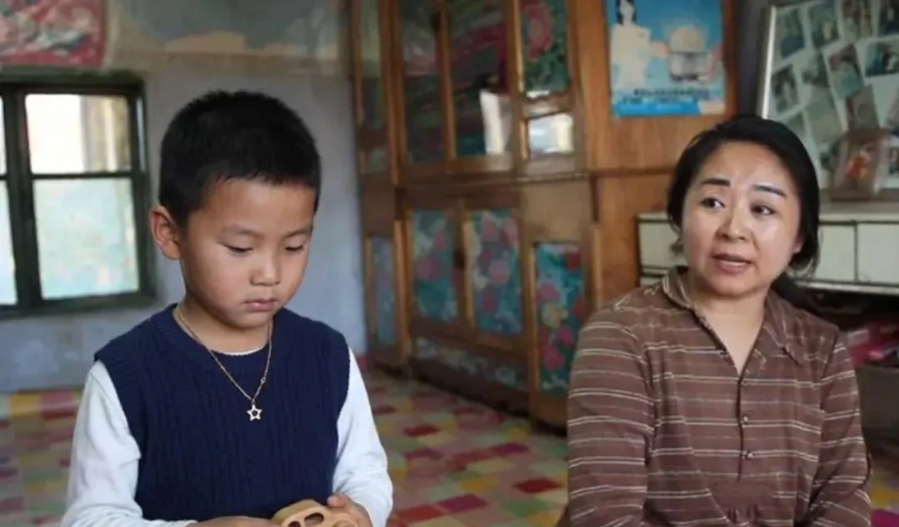 "Bà đến ăn bữa miễn phí nữa rồi" - Lời đứa trẻ khiến người bà rơi nước mắt, nguyên nhân càng xót xa- Ảnh 1.