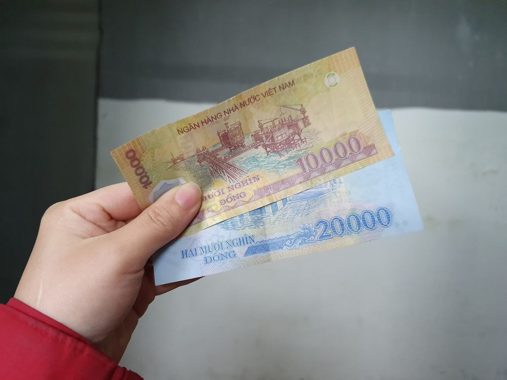 Bỏ hết thẻ, chỉ tiêu tiền mặt trong 30 ngày: Kết quả khiến tôi phải thay đổi cách chi tiêu- Ảnh 1.