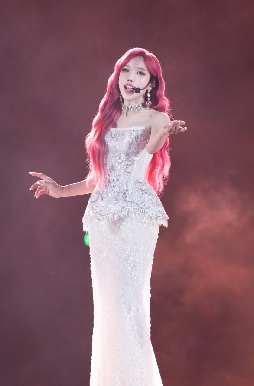 Mỹ nhân Việt khiến netizen Trung choáng váng: Lá ngọc cành vàng nhà ngoại giao, gia thế - tài năng tiểu thuyết cũng không dám viết- Ảnh 8.