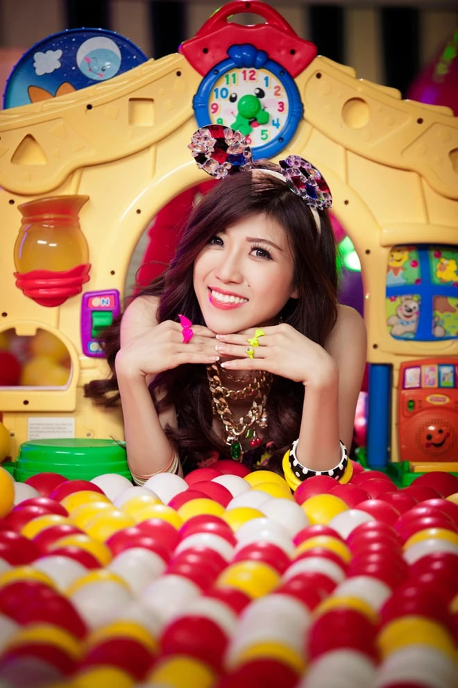 Mỹ nhân Việt khiến netizen Trung choáng váng: Lá ngọc cành vàng nhà ngoại giao, gia thế - tài năng tiểu thuyết cũng không dám viết- Ảnh 3.