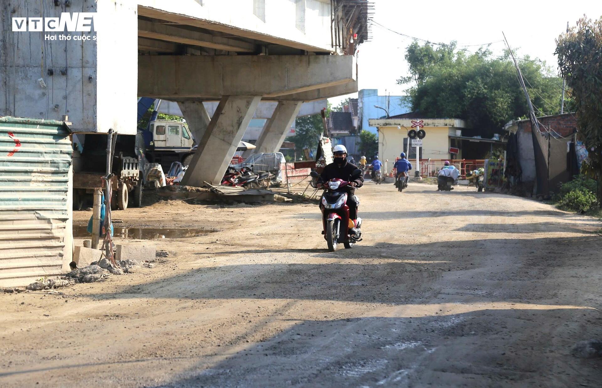 Dân ngán ngẩm dự án mở rộng quốc lộ hơn 1.800 tỷ thi công kiểu 'rùa bò'- Ảnh 4.