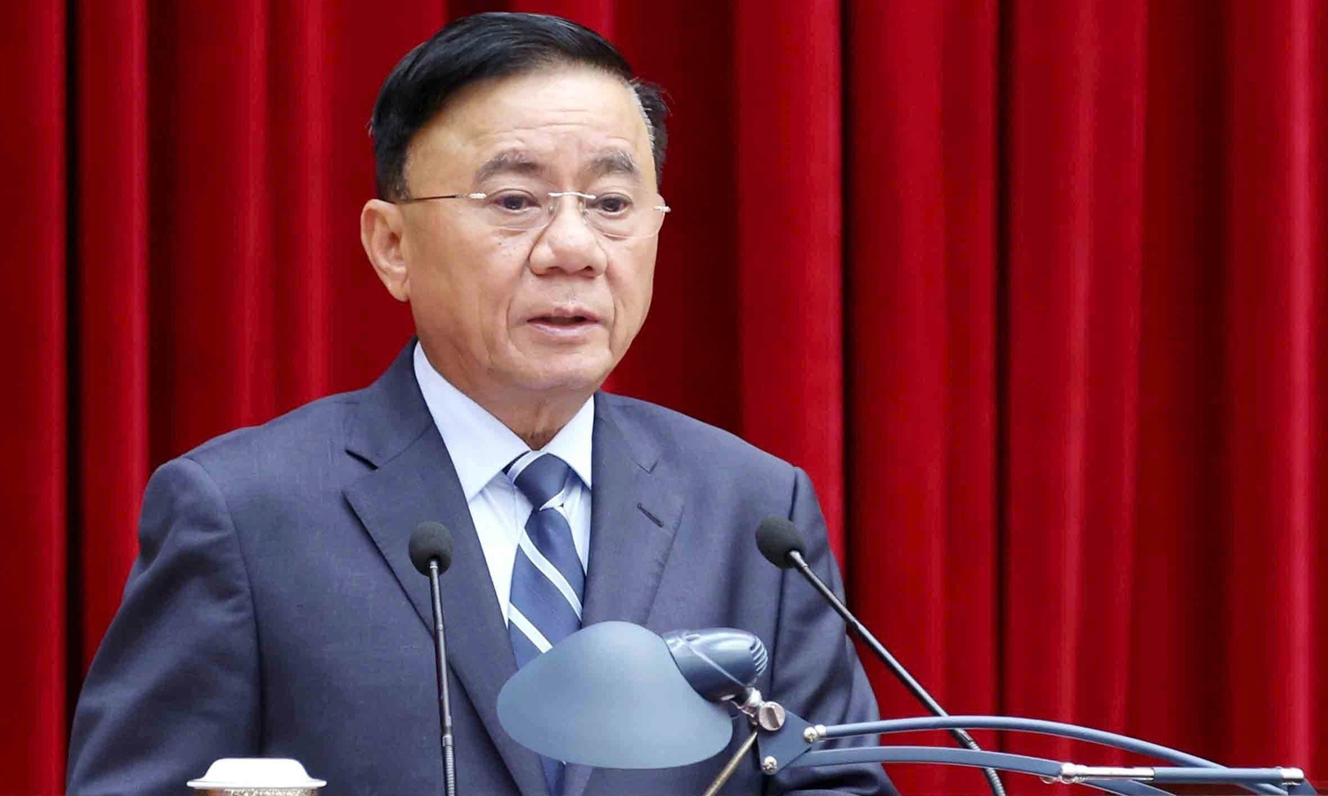 Bộ Chính trị: Giảm thiểu biến động tăng giá nguyên liệu, nhiên liệu trong nước- Ảnh 1.