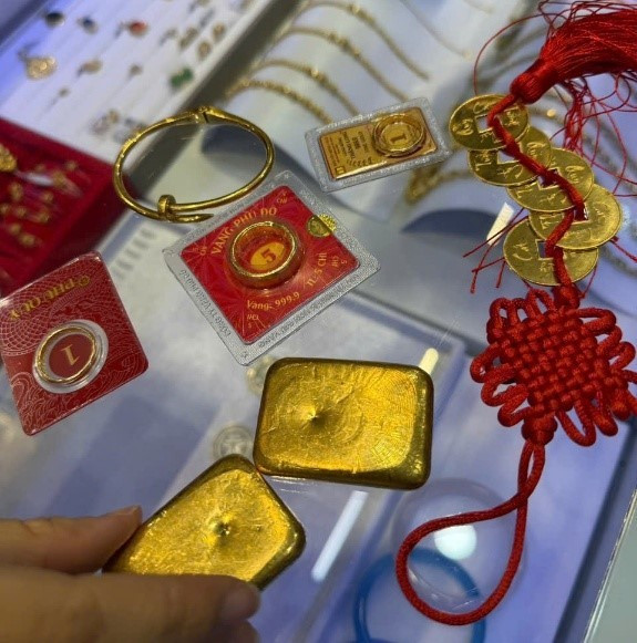 Hà Nội: Kịp thời ngăn nữ sinh bán 114 chỉ vàng để chuyển tiền cho kẻ lừa đảo- Ảnh 1.