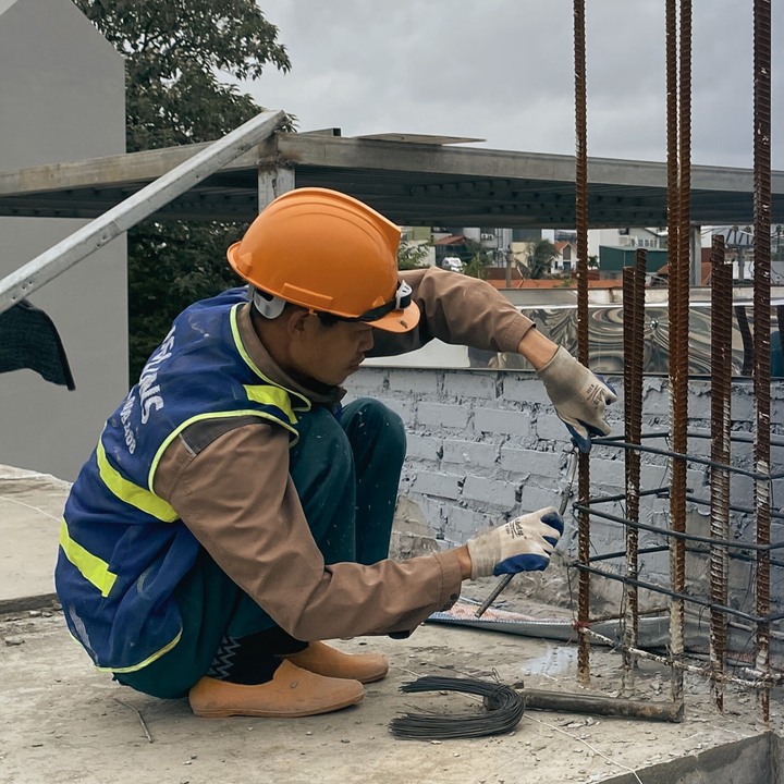 Giá vật liệu xây dựng tăng mạnh: Người dân, doanh nghiệp chật vật xoay xở- Ảnh 2.