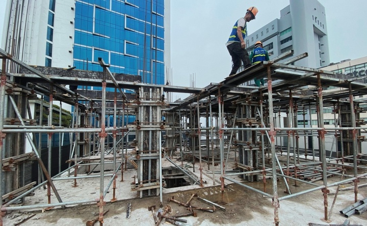 Giá vật liệu xây dựng tăng mạnh: Người dân, doanh nghiệp chật vật xoay xở- Ảnh 1.