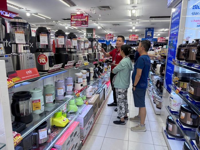 Điện máy, công nghệ "nhấp nhổm" tăng giá- Ảnh 1.