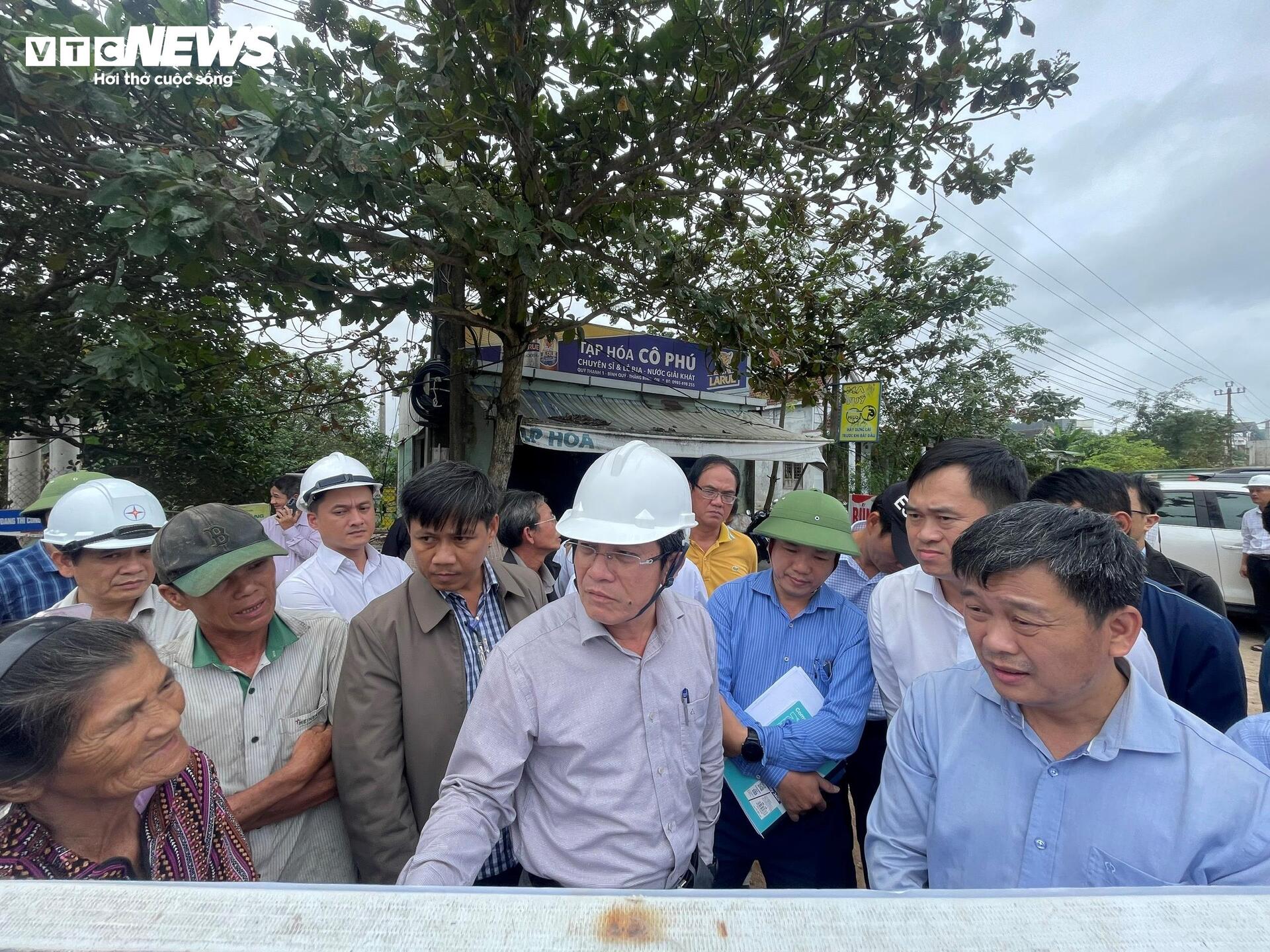 Dân ngán ngẩm dự án mở rộng quốc lộ hơn 1.800 tỷ thi công kiểu 'rùa bò'- Ảnh 6.